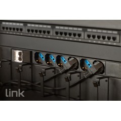 MULTIPRESA ALIMENTAZIONE PER RACK 19" CON 6 PRESE UNIVERSALI TRIPOLARI/SCHUKO MAGNETOTERMICA