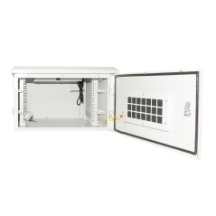ARMADIO RACK 19 POLLICI 6U PER RETI DA ESTERNO CLASSE PROTEZIONE IP55 MISURE MM (L)600X(P)450X(A)333 GRIGIO CHIARO CON VENTOLE F