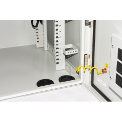 ARMADIO RACK 19 POLLICI 6U PER RETI DA ESTERNO CLASSE PROTEZIONE IP55 MISURE MM (L)600X(P)450X(A)333 GRIGIO CHIARO CON VENTOLE F