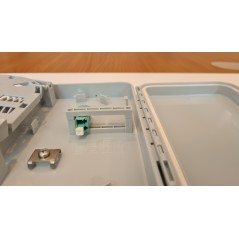 BOX DA ESTERNO 4 PORTE PER CONNETTORI FIBRA OTTICA SC SIMPLEX O LC DUPLEX PER APPLICAZIONI FTTH IP67