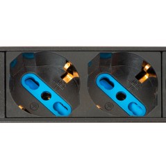 MULTIPRESA ALIMENTAZIONE PER RACK 19" CON 6 PRESE UNIVERSALI TRIPOLARI/SCHUKO MAGNETOTERMICA CON STAFFE COLORE ROSSO