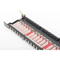 PANNELLO PATCH 24 PORTE CAT6 0,5 UNITA' SCHERMATO