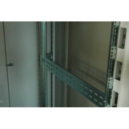 ARMADIO 42 UNITA' LINEA PROFESSIONALE (A)2020 X (L)800 X (P)800 MM. COLORE NERO RAL 9005