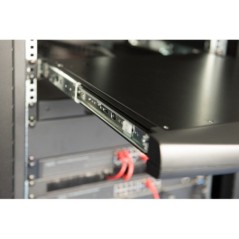 CONSOLE TFT 19" PER RACK 19 CON SWITCH KVM 8 PORTE CAT 5 TASTIERA ITALIANA