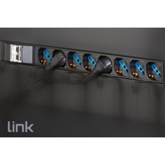 MULTIPRESA ALIMENTAZIONE PER RACK 19" CON 8 PRESE UNIVERSALI TRIPOLARI/SCHUKO MAGNETOTERMICA