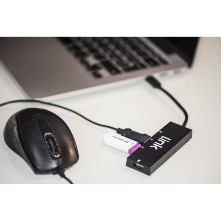 HUB 4 PORTE CON 1 PORTA USB 3.0 E 3 PORTE USB 2.0 CON CONNETTORE USB-C