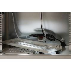 ARMADIO 19" 6U ESTERNO IP66 INSTALLAZIONE SU PALO CON VENTOLE