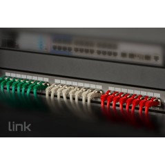 PANNELLO PATCH PER RETI CON 24 PORTE RJ45 CAT 6 SCHERMATO 19" COLORE NERO