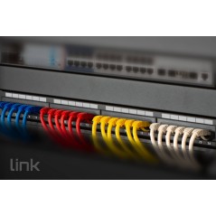 PANNELLO PATCH 19" NON SCHERMATO UTP 24 PORTE 8 POLI RJ45 PER RETI CATEGORIA 6 NERO
